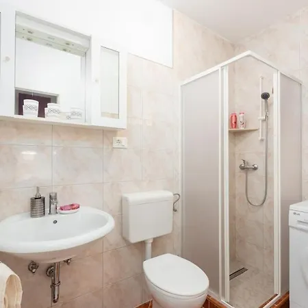 Jani By Briskva * 波雷奇