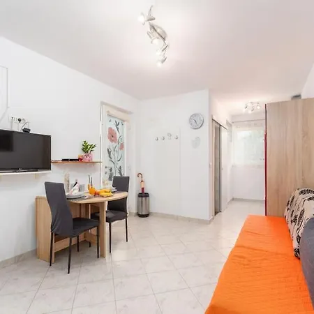 Jani By Briskva 波雷奇